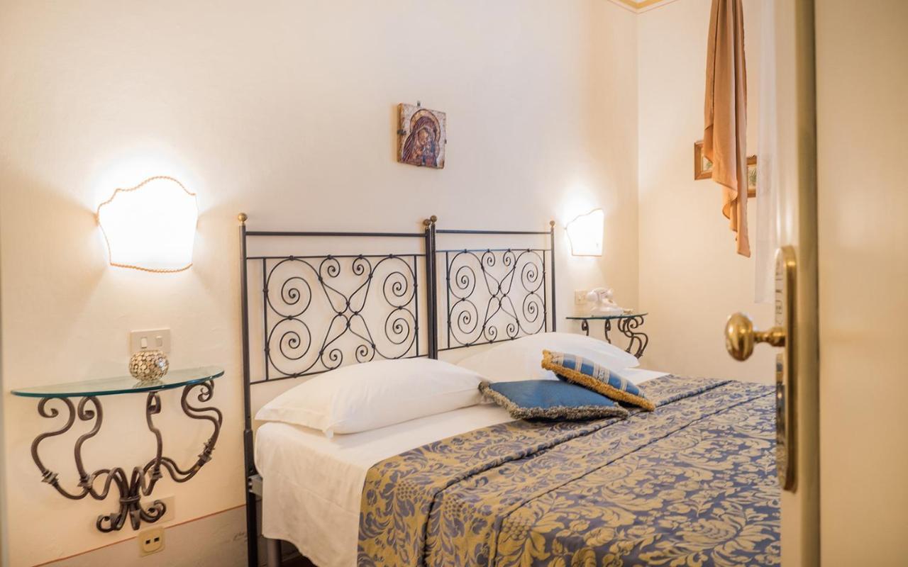 B&B Piccolo Hotel Кортона Екстериор снимка