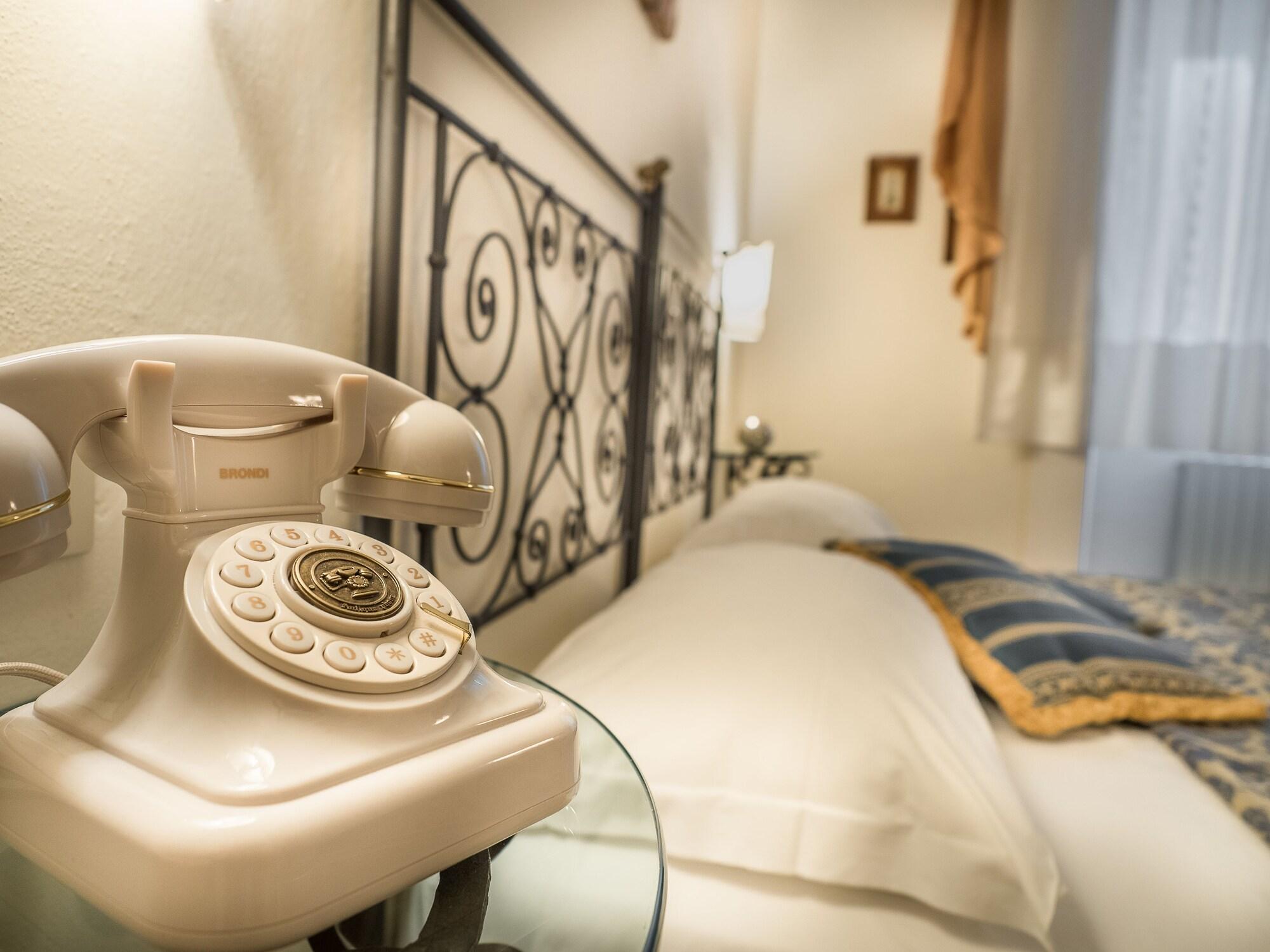 B&B Piccolo Hotel Кортона Екстериор снимка