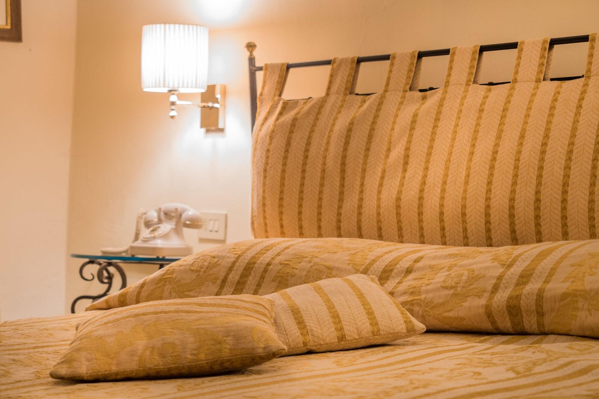 B&B Piccolo Hotel Кортона Екстериор снимка