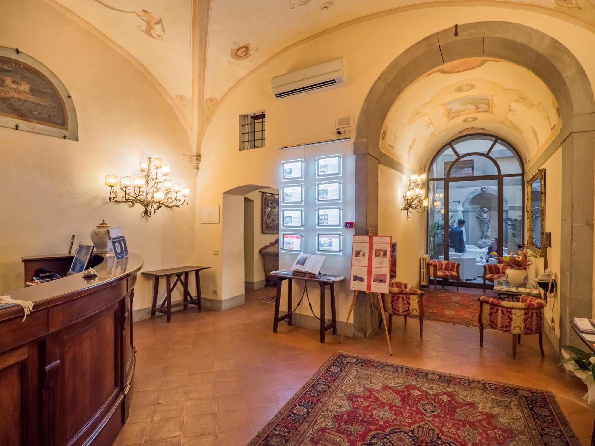 B&B Piccolo Hotel Кортона Екстериор снимка