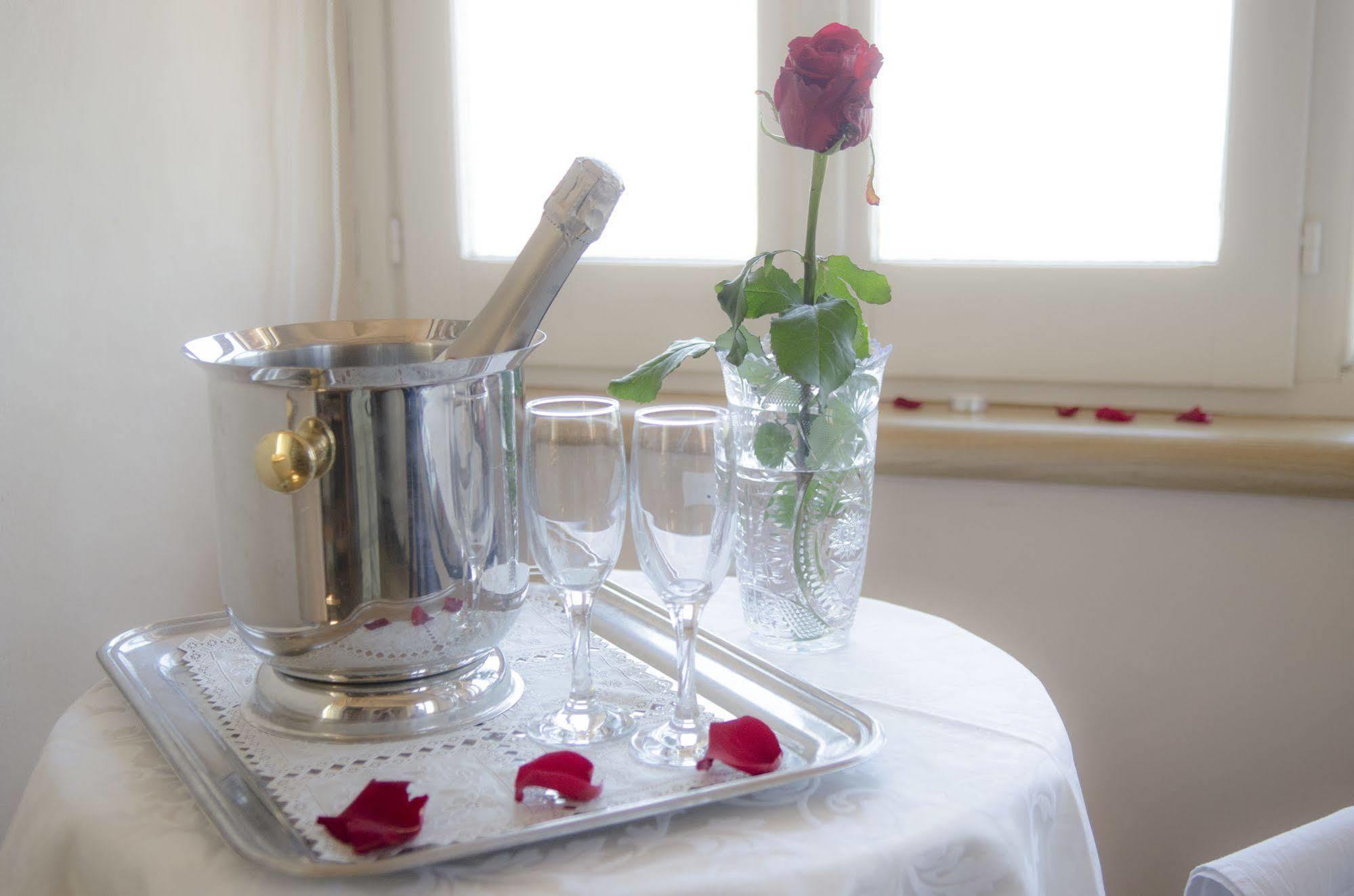 B&B Piccolo Hotel Кортона Екстериор снимка