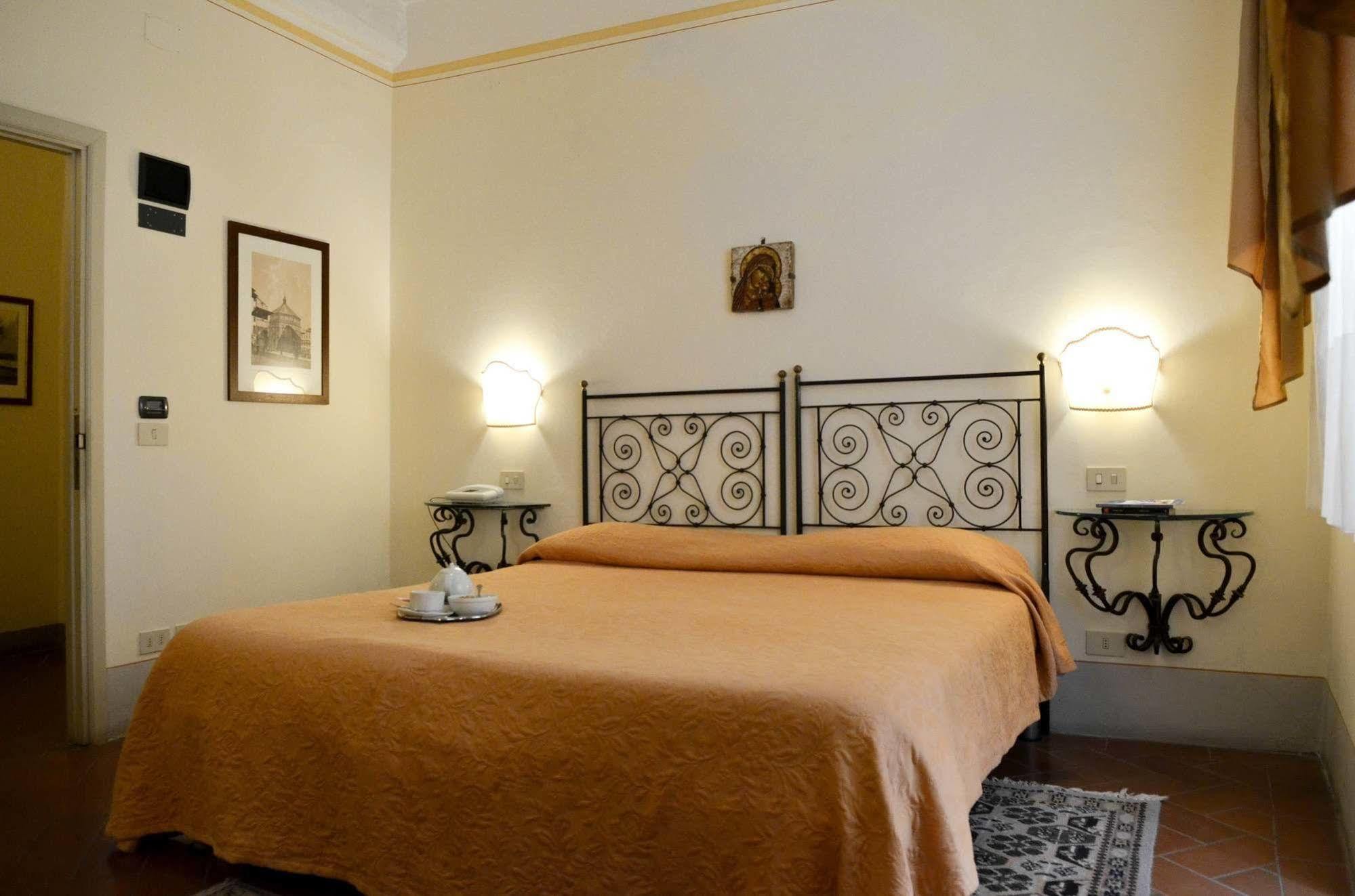 B&B Piccolo Hotel Кортона Екстериор снимка