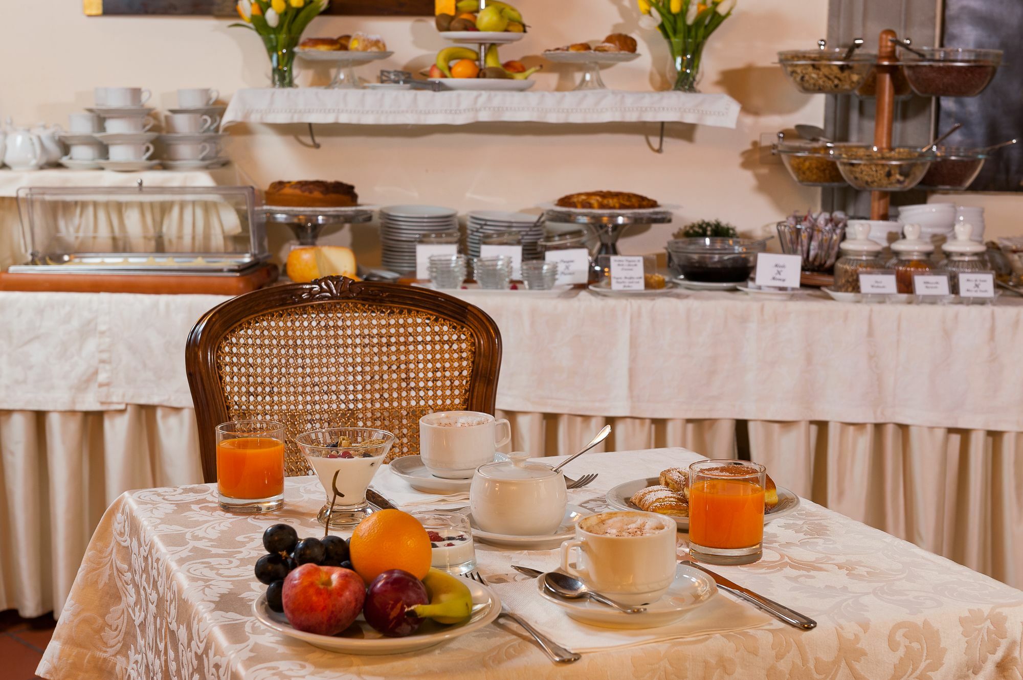 B&B Piccolo Hotel Кортона Екстериор снимка